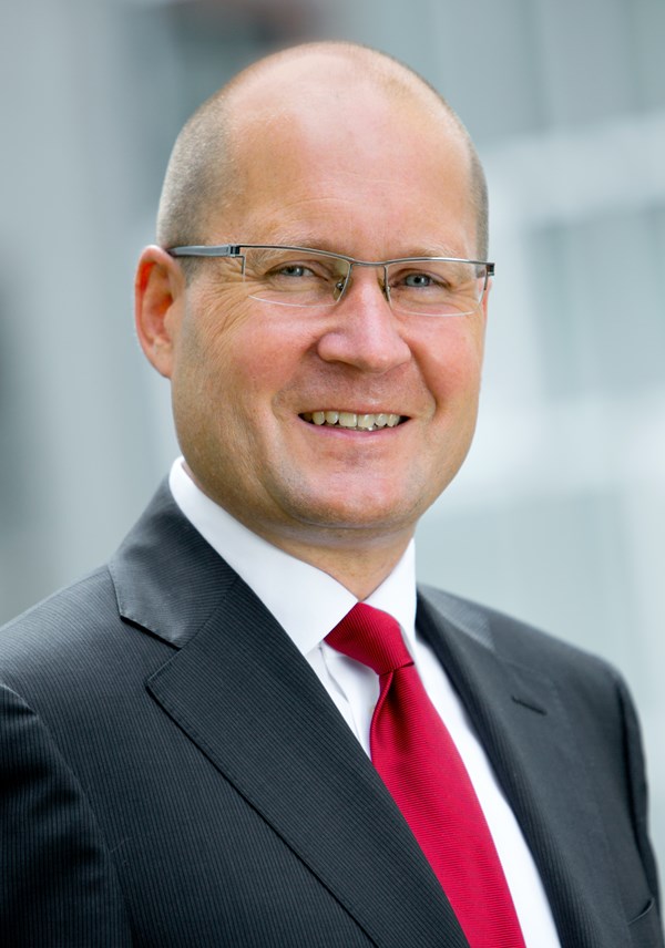 Dieter Bernhardt, Vorstand Tifa