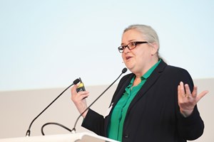 Prof. Sabine Fischer (UdK Berlin) auf dem Mittelstandsgipfel PEAK am 10. Mai 2017 in Berlin.