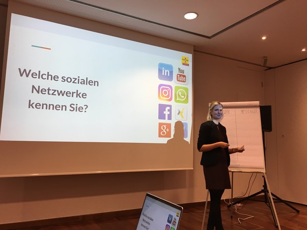 Wie können Verbundgruppen und ihre Mitglieder Social Media für die Kommunikation nutzen? - dies und mehr erklärte Maren Kaspers in ihrem Workshop zum Thema "Social Media als Marketing Tool"