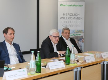 EP:Vorstand v.l.n.r Matthias Assmann, Karl Trautmann, Friedrich Sobol © ElectronicPartner