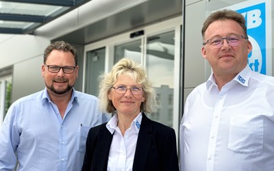 Das Führungsteam der EVB BauPunkt: von links Geschäftsführer Steffen Eberle, Prokuristin Nicole Kümmel und Geschäftsführer Tobias Pfeifer. 