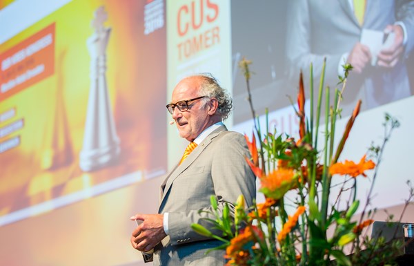 DER KREIS-Chef Schaible auf dem Jahreskongress von DER KREIS am 6. Mai 2016 in Dresden