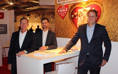 Die GARANT-Geschäftsführer Torsten Goldbecker (l.) und Jens Hölper (r.) mit GARANT-Geschäftsleiter Hendrik Schütte (m.) auf dem GARANT Partnerforum 2016