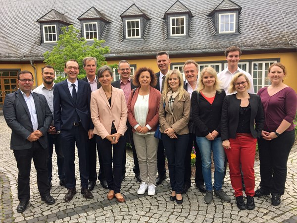 Teilnehmer der "Recht & E-Commerce"-Veranstaltung "Urheberrecht von Content in Verbundgruppen" am 2. Juni 2016 auf Schloss Montabaur.