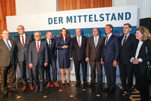 Bundeswirtschaftsminister Peter Altmaier mit den Repräsentanten der Verbände der AG Mittelstand.