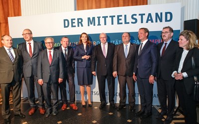 Bundeswirtschaftsminister Peter Altmaier mit den Repräsentanten der Verbände der AG Mittelstand.