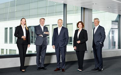 Gesamtvorstand der DATEV eG, v.l.n.r.: Julia Bangerth, Eckhard Schwarzer, Dr. Robert Mayr, Diana Windmeißer, Prof. Dr. Peter Krug