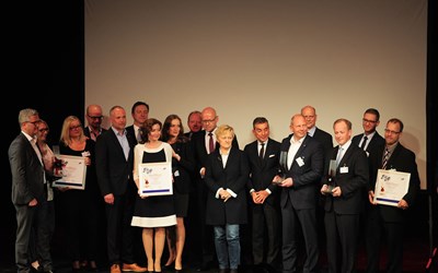 Die Gewinner des diesjährigen Kreativpreises mit MITTELSTANDSVERBUND-Präsident Günter Althaus und den politischen Gästen Renate Künast, MdB und Prof. Michel Friedman am 10. Mai 2017 in Berlin.